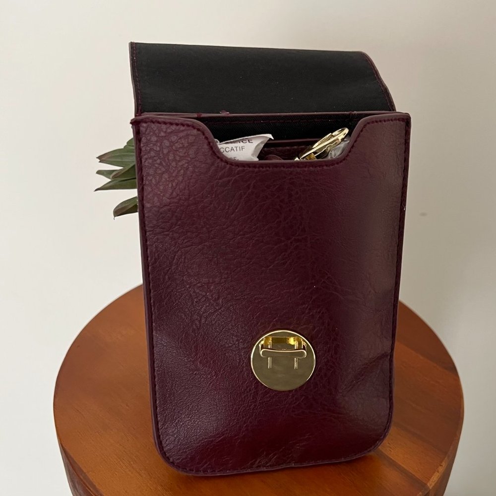 NIB Touch Screen Purse - Picture 6 of 6